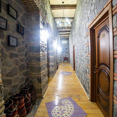 Old Town Sheki Hotel ภายนอก รูปภาพ