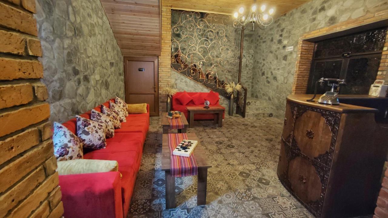 Old Town Sheki Hotel ภายนอก รูปภาพ