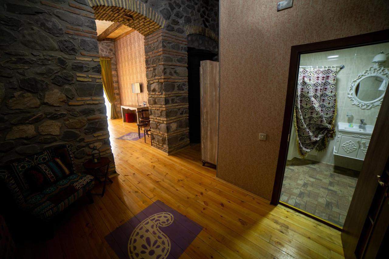 Old Town Sheki Hotel ภายนอก รูปภาพ