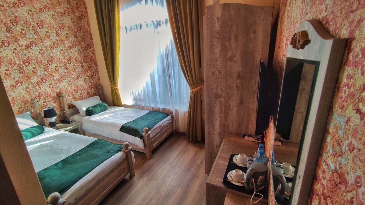 Old Town Sheki Hotel ภายนอก รูปภาพ