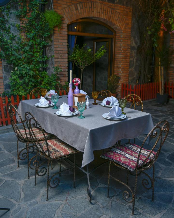Old Town Sheki Hotel ภายนอก รูปภาพ