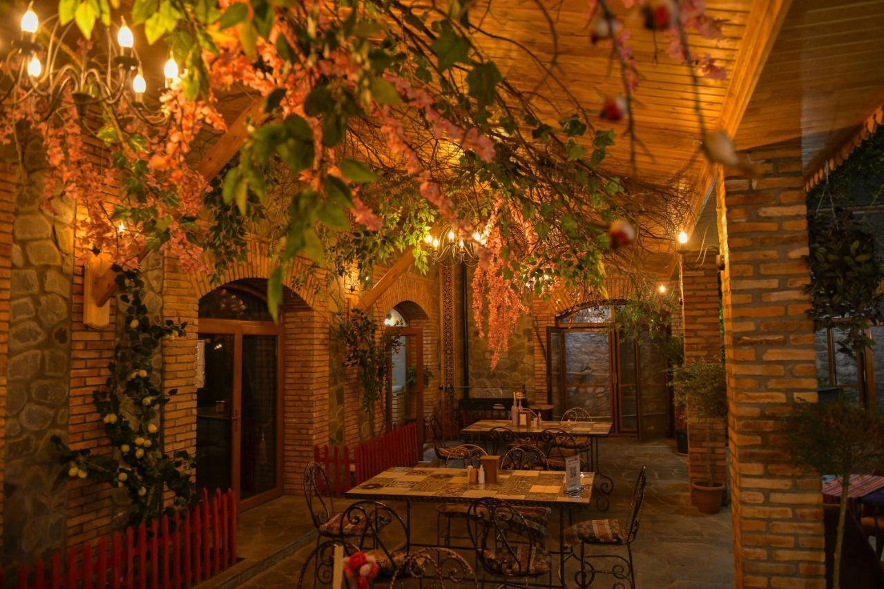Old Town Sheki Hotel ภายนอก รูปภาพ