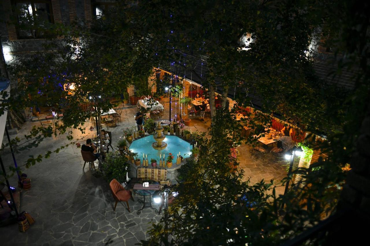 Old Town Sheki Hotel ภายนอก รูปภาพ