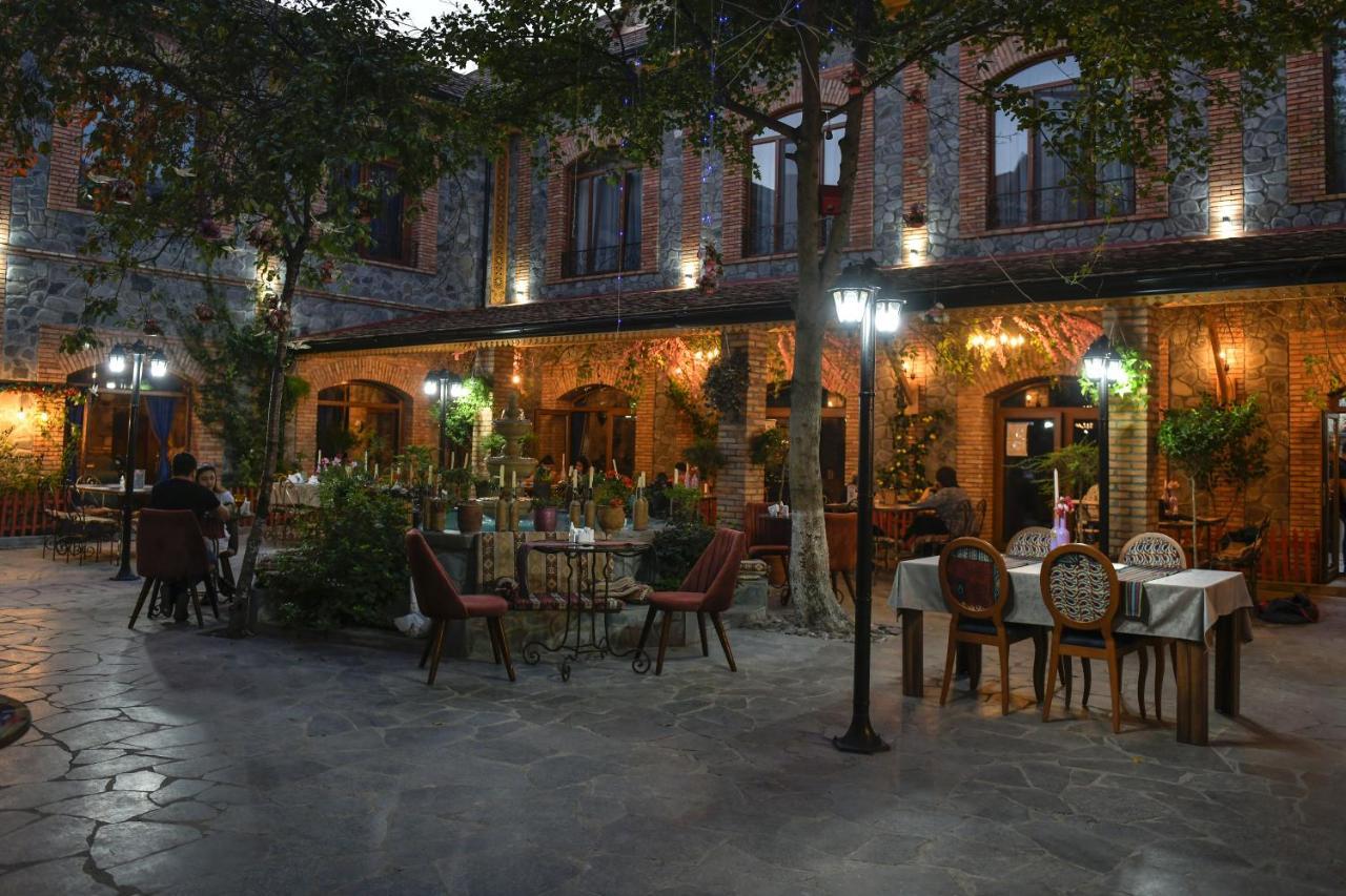 Old Town Sheki Hotel ภายนอก รูปภาพ