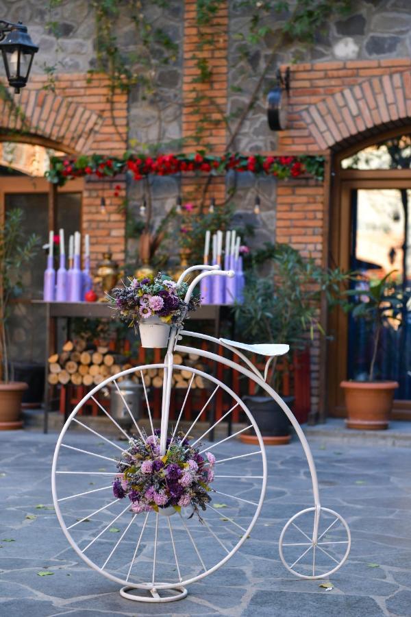 Old Town Sheki Hotel ภายนอก รูปภาพ