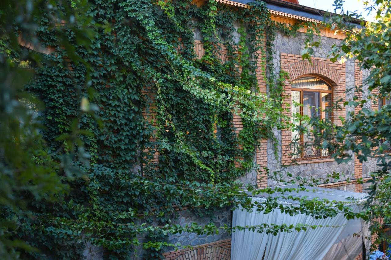 Old Town Sheki Hotel ภายนอก รูปภาพ