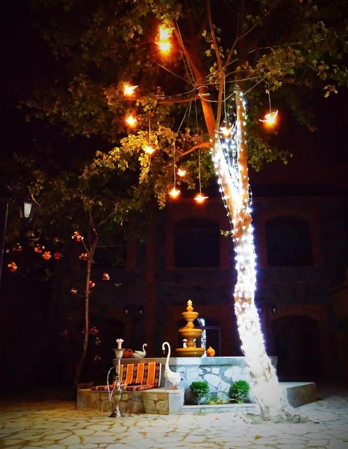 Old Town Sheki Hotel ภายนอก รูปภาพ