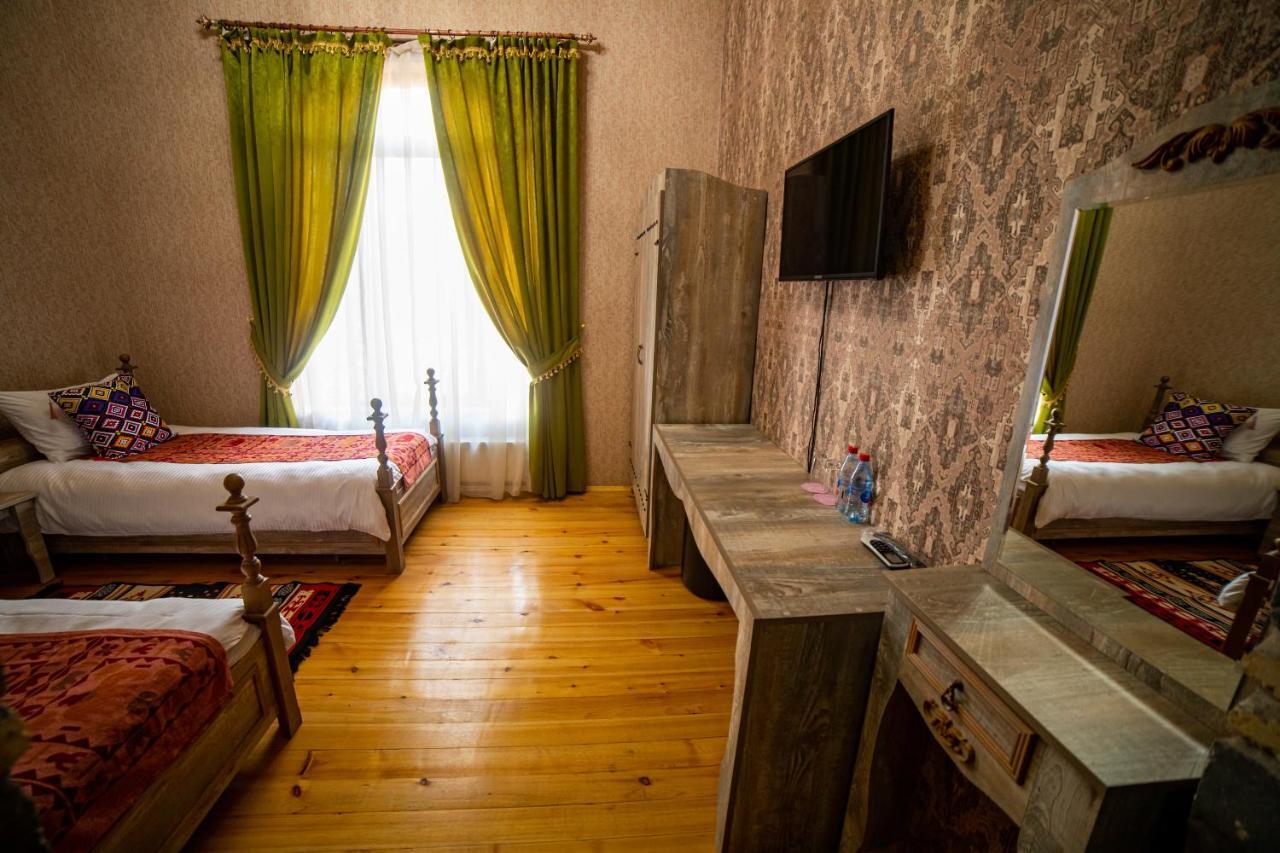 Old Town Sheki Hotel ภายนอก รูปภาพ