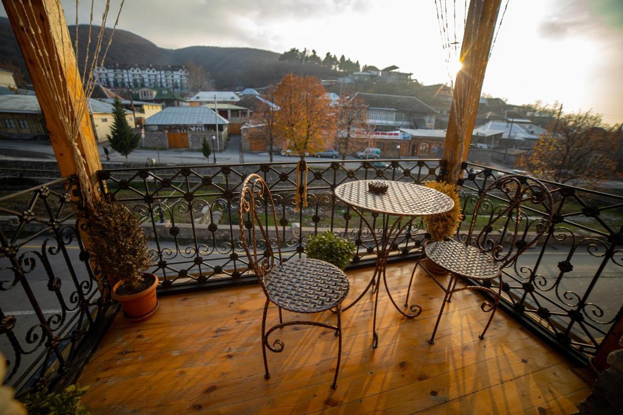 Old Town Sheki Hotel ภายนอก รูปภาพ