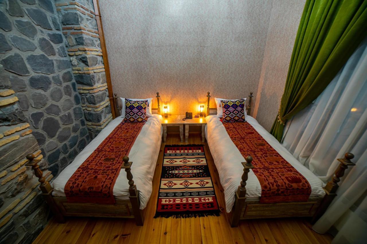 Old Town Sheki Hotel ภายนอก รูปภาพ
