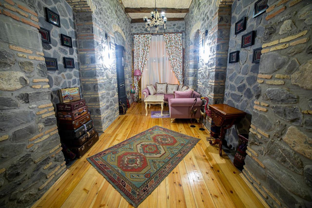 Old Town Sheki Hotel ภายนอก รูปภาพ
